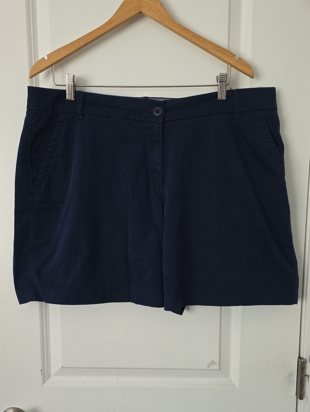 Crown And Ivy Caroline Shorts Size 16w Navy Blue